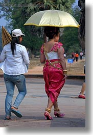 images/Asia/Cambodia/AngkorWat/People/Women/traditional-dress-woman-w-umbrella-7.jpg