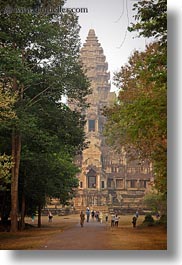 images/Asia/Cambodia/AngkorWat/Towers/east-entrance-tower-view-1.jpg