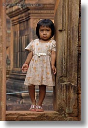 images/Asia/Cambodia/BanteaySrei/People/girl-in-doorway-07.jpg