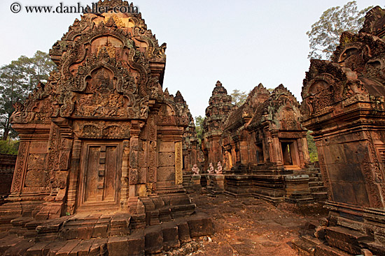 banteay_srei-temple-04.jpg