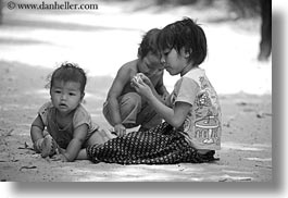 images/Asia/Cambodia/People/Babies/kids-playing-in-dirt-02-bw.jpg