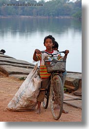 images/Asia/Cambodia/People/Boys/kids-on-a-bicycle-02.jpg