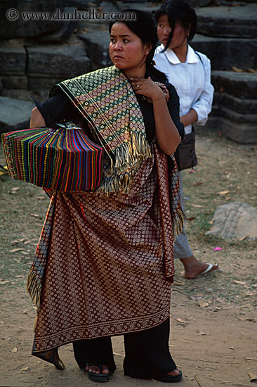 woman-selling-scarves.jpg