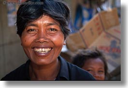 images/Asia/Cambodia/People/Women/woman-smiling-04.jpg