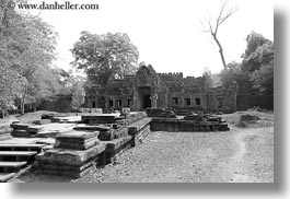 images/Asia/Cambodia/PreahKhan/entry-gate-7-bw.jpg
