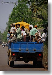 images/Asia/Cambodia/Transportation/over-crowded-vehicle-02.jpg