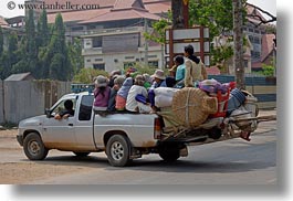images/Asia/Cambodia/Transportation/over-crowded-vehicle-04.jpg