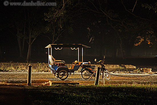 tuk_tuk-night-2.jpg