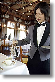 images/Asia/Japan/Hakone/FujiyaHotel/DiningRoom/serving-coffee.jpg