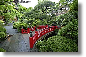 images/Asia/Japan/Hakone/FujiyaHotel/Garden/red-bridge-2.jpg