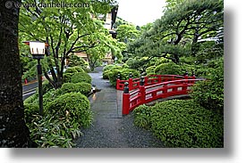 images/Asia/Japan/Hakone/FujiyaHotel/Garden/red-bridge-3.jpg