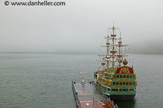 lake-ashi-ferry-boat-1.jpg