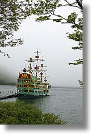 images/Asia/Japan/Hakone/LakeAshi/lake-ashi-ferry-boat-4.jpg