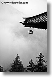 images/Asia/Japan/Hakone/Landscape/fujiya-lanterns-9-bw.jpg