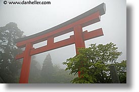 images/Asia/Japan/Hakone/Landscape/misty-torii-gate-2.jpg