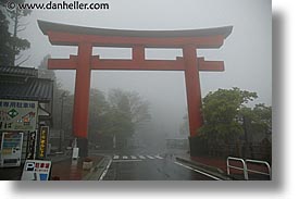 images/Asia/Japan/Hakone/Landscape/misty-torii-gate-4.jpg