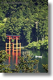 images/Asia/Japan/Hakone/Landscape/torii-gate-n-boat-1.jpg
