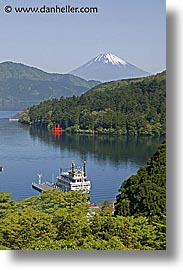 images/Asia/Japan/Hakone/MtFuji/mt-fuji-n-steamship-2.jpg