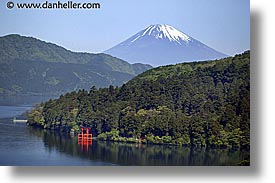 images/Asia/Japan/Hakone/MtFuji/mt-fuji-n-torii-gate-1.jpg