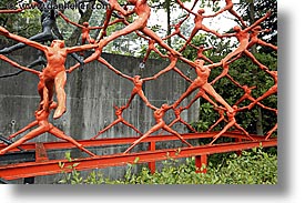 images/Asia/Japan/Hakone/OpenAirMuseum/acrobatic-statue-2.jpg
