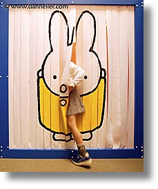 images/Asia/Japan/Hakone/OpenAirMuseum/kid-n-bunny-curtain-2.jpg