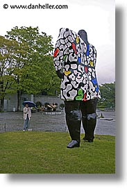 images/Asia/Japan/Hakone/OpenAirMuseum/piccasso-woman-statue-3.jpg