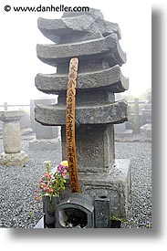 images/Asia/Japan/Hakone/grave.jpg