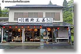images/Asia/Japan/Hakone/japanese-shops-1.jpg