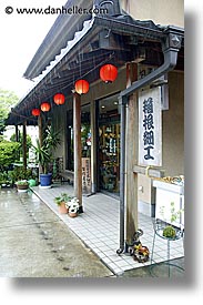 images/Asia/Japan/Hakone/japanese-shops-2.jpg