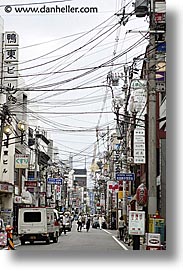 images/Asia/Japan/Kyoto/CityScenes/street-wires-1.jpg