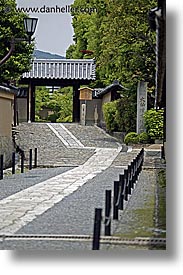 images/Asia/Japan/Kyoto/KotoIn/path-to-temple.jpg