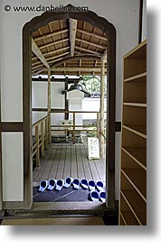 images/Asia/Japan/Kyoto/KotoIn/shoes-in-doorway.jpg