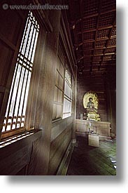 images/Asia/Japan/Kyoto/KotoIn/sun-beams-in-temple-3.jpg