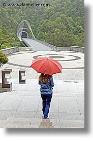 images/Asia/Japan/Kyoto/MihoMuseum/tunnel-n-orange-umbrella-4.jpg