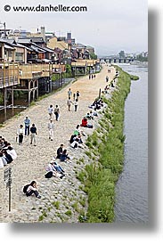 images/Asia/Japan/Kyoto/Misc/kyoto-river-bank-6.jpg