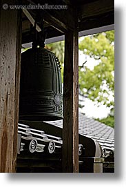 images/Asia/Japan/Kyoto/RyoanjiTemple/ancient-bell-1.jpg