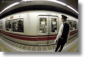 images/Asia/Japan/Misc/Subway/fast-subway-car-08.jpg