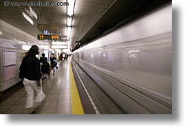 images/Asia/Japan/Misc/Subway/fast-subway-car-11.jpg
