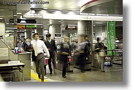 images/Asia/Japan/Misc/Subway/subway-exit.jpg