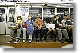 images/Asia/Japan/Misc/Subway/subway-riders-2.jpg