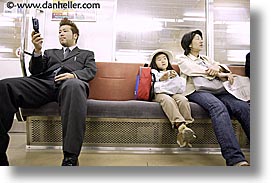 images/Asia/Japan/Misc/Subway/subway-riders-4.jpg