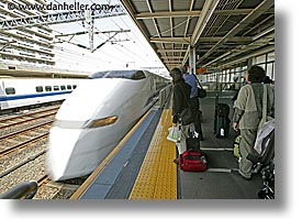 images/Asia/Japan/Misc/Transportation/speeding-bullet-train-08.jpg