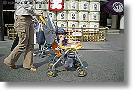 images/Asia/Japan/People/BabiesToddlers/baby-in-stroller.jpg
