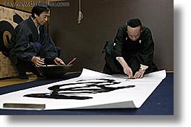 images/Asia/Japan/People/Calligrapher/calligrapher-painting-3.jpg