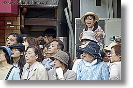 images/Asia/Japan/People/Girls/girl-above-crowd-3.jpg