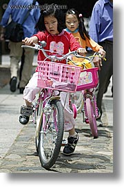 images/Asia/Japan/People/Girls/girl-in-red-on-bike-1.jpg