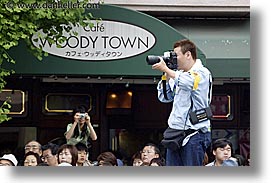 images/Asia/Japan/People/Men/two-photographers.jpg