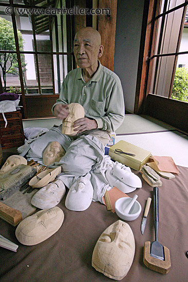 mask-maker-4.jpg