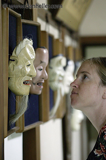 mask-viewing-3.jpg