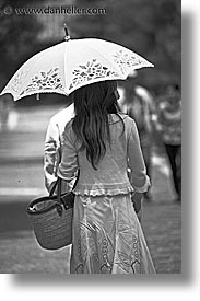 images/Asia/Japan/People/Women/girl-n-umbrella-bw.jpg